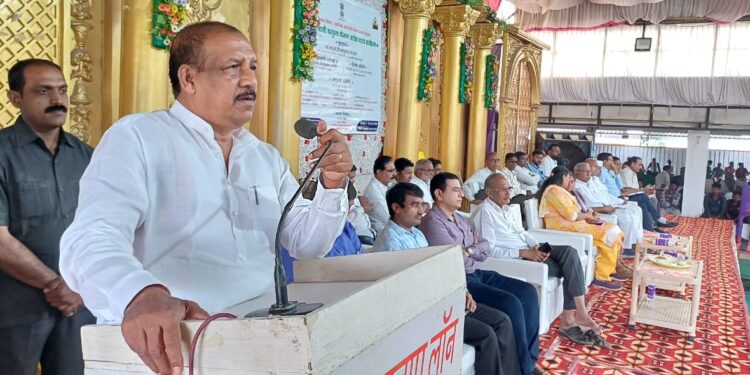 शबरी घरकुल योजनेत ‘मागेल त्याला घर’ हे धोरण : पालकमंत्री डॉ. विजयकुमार गावित