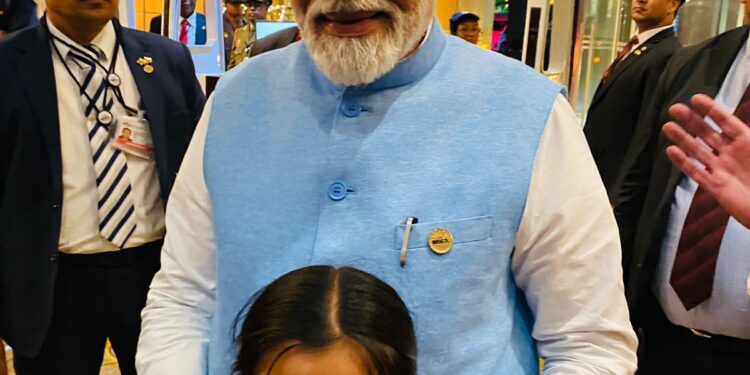 अरे व्वा: पंतप्रधान मोदींनी जोहान्सबर्ग येथे साधला नंदुरबारच्या चिमुकलीशी संवाद