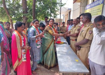 म्हसावद पोलीस ठाण्यात राष्ट्रवादी महिला काँग्रेसतर्फे रक्षाबंधन