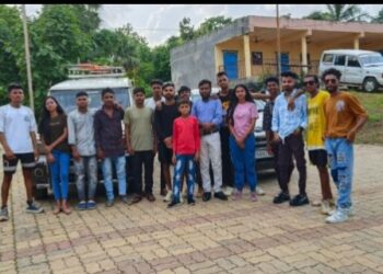 आदिवासी गीताचे गुजरात येथील हापेश्वर या निसर्गरम्य ठिकाणी चित्रीकरण