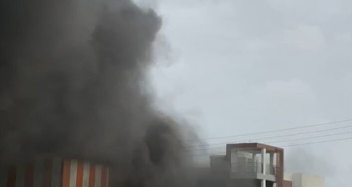 कंपनीला लागली भीषण आग, लाखोंचे नुकसान