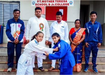 सेंट मदर तेरेसा स्कूलमध्ये अजितोत्सव साजरा