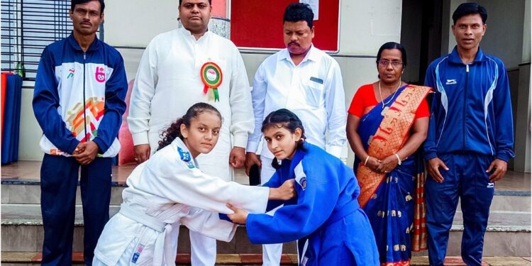 सेंट मदर तेरेसा स्कूलमध्ये अजितोत्सव साजरा