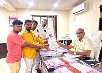 नंदुरबार तहसील आवारात अडथळा निर्माण करणारे वाहनांची व्यवस्था करा