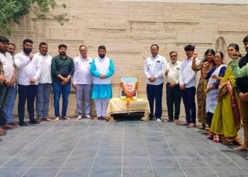 भाजपातर्फे माजी पंतप्रधान अटल बिहारी वाजपेयी यांना अभिवादन