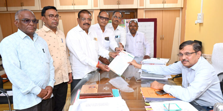 जिल्हा दुष्काळी जाहीर करावा अखिल भारतीय भोई समाज सेवा संस्थेची मागणी