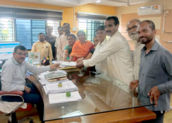 धनगर समाजातर्फे जिल्हाधिकाऱ्यांना निवेदन