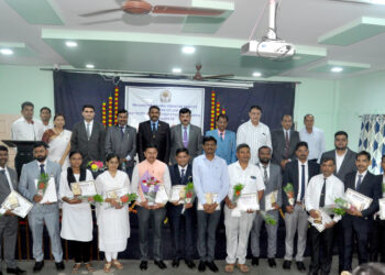 सहाय्यक सरकारी अभियोक्ता पदी निवड झालेल्या विद्यार्थ्यांच्या विधी महाविद्यालयातर्फे सत्कार