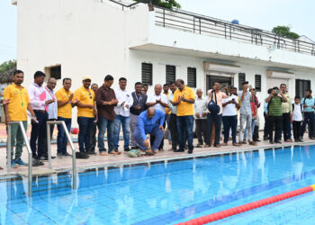 जिल्हास्तर जलतरण व डायव्हींग स्पर्धा उत्साहात