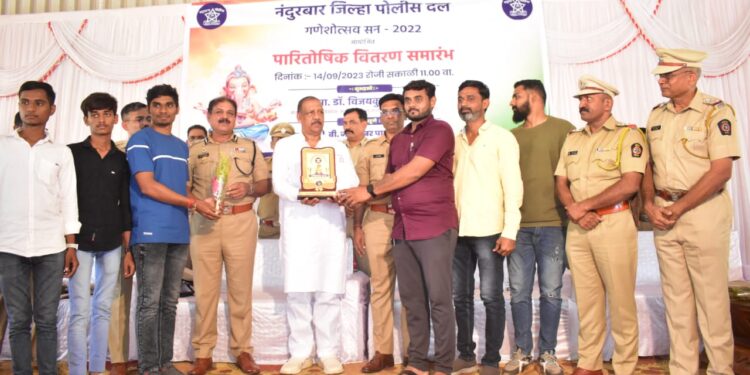 पालकमंत्र्यांच्या हस्ते जिल्ह्यातील गणेश मंडळ व डी.जे. / डॉल्बी धारकांचा सत्कार