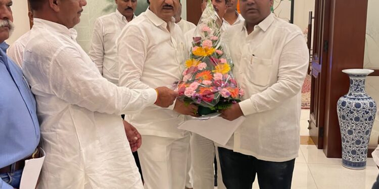 बारा वर्षे रखडलेल्या उदय नदीवरील पुलाचा उपमुख्यमंत्री अजित पवार यांनी सोडवला प्रश्न, 45 कोटीचा निधी मंजुर