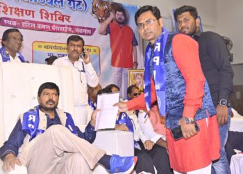 केंद्रीय मंत्री रामदास आठवले यांना नंदुरबार रिपाई युवक आघाडी जिल्हाध्यक्ष सुभाष पानपाटील यांनी विविध विषयांचे दिले निवेदन