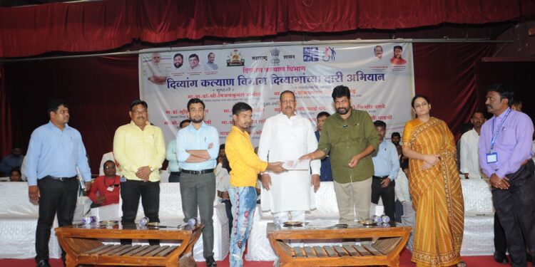 राज्यातील आदिवासी दिव्यांगांच्या वैद्यकीय उपचार व शस्रक्रियांचा खर्च शासनामार्फत करणार : डॉ विजयकुमार गावित