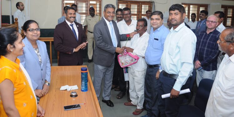 लोक अदालतीत ६ कोटी २९ लाखांची तडजोड, १२ कुटूंबांमध्ये घडविला समेट