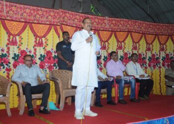 आदिवासी बांधवांना लागणारी विविध ओळखपत्रे आणि दाखल्यांचा खर्च शासन करणार : डॉ. विजयकुमार गावित