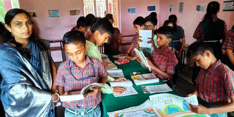 भालेर येथील क.पु.पाटील माध्यमिक विद्यालयात हिंदी दिवस साजरा