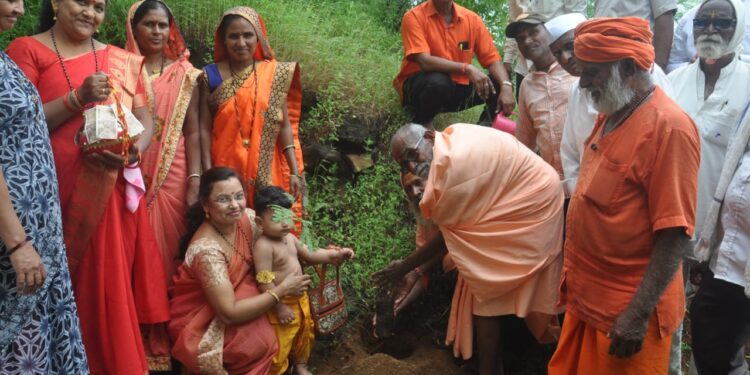 वृक्षारोपणाने बेलेश्वर महादेव मंदिरात अखंड रामधुची समाप्ती
