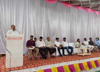 कला-कौशल्यावर गुजराण करणाऱ्यांना देणार पुरक साहित्य : डॉ. विजयकुमार गावित