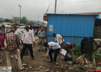 पर्यटनस्थळाची श्रमदानातून स्वच्छता , गट विकास अधिकारी यांच्या हस्ते गौरव