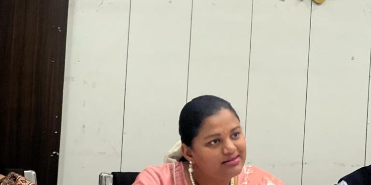 खा. डॉ. हिना गावित यांनी ‘दिशा’ बैठकीत घेतला आढावा; आवास आणि जलयोजनेच्या दुरुस्त अंमलबजावणीचे दिले आदेश