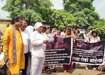 अक्कलकुवा येथे रास्ता रोको,16 ऑक्टोंबर रोजी अवैध धंद्यांविरुद्ध पुन्हा होणार आंदोलन