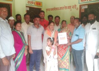 काकर्दे येथे ग्रामपंचायतीतर्फे नागरिकांचे काढले आयुष्यामान कार्ड