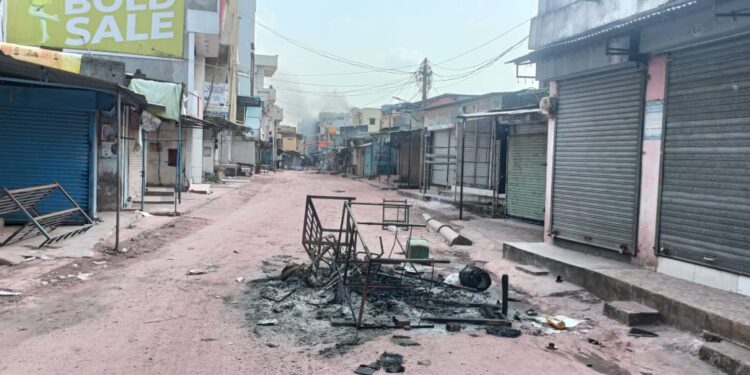 सेलंबा येथे तणावपूर्ण शांतता,दोन समुदायात दगडफेक