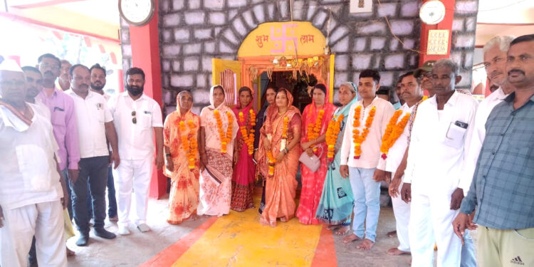 काकर्दे ग्रा.पं.च्या सरपंचपदी मनसेच्या रेखाबाई माळी यांची बिनविरोध निवड