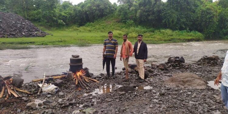जिल्हयात 44 गावठी हातभट्टीवर छापे, साडे पाच लाखाचा मुद्देमाल जप्त