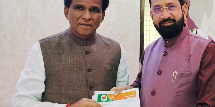 नंदुरबार ते पुणे स्वतंत्र रेल्वे सुरु करावी, भाजपा प्रदेश महामंत्री विजय चौधरी यांचे रेल्वे राज्य मंत्री रावसाहेब दानवे यांना निवदेन