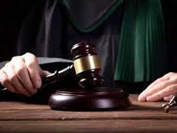 पसंतीनुसार त्वरित बदली देण्याचे कोर्टाचे जिल्हाधिकार्यांना आदेश