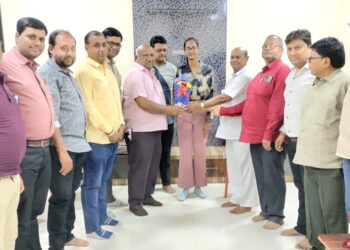 दरोड्यावेळी धाडस दाखविणाऱ्या दिशा अग्रवाल हीचा अग्र विर पुरस्काराने सन्मान