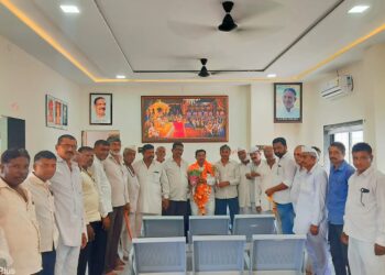 शनिमांडळ ग्रामपंचायतीच्या सरपंच पदी संतोष पाटील यांची बिनविरोध निवड