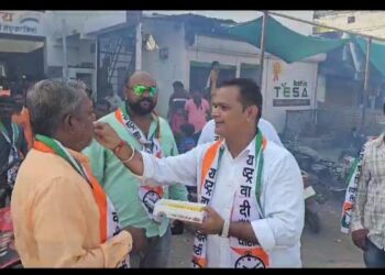 नंदूरबार राष्ट्रवादीतर्फे पेढ्यांचे वाटप; फटाक्यांच्या आतिषबाजीसह ढोलताशांच्या गजर