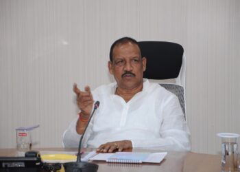 जिल्ह्यातील सुमारे साडेचार लाख हेक्टर सामायिक वन गाव क्षेत्रात पारंपरिक वन उपज घेण्याचा उपक्रम राबवणार: आदिवासी विकास मंत्री डॉ. विजयकुमार गावित