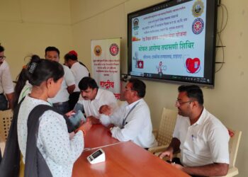 आयुष्यमान भारत अंतर्गत पूज्य साने गुरुजी महाविद्यालयात मोफत आरोग्य तपासणी