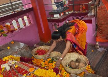 जिल्ह्यातील संकट दूर व्हावे, जि.प.अध्यक्षा डॉ.सुप्रिया गावित यांचे खोडाई मातेचा साकडे