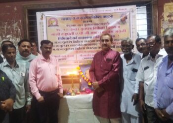 नंदुरबार वृत्तपत्र विक्रेता संघटनेतर्फे माजी राष्ट्रपती एपीजेअब्दुल कलामांना अभिवादन