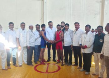 निवड चाचणी कुस्ती स्पर्धेसाठी नंदुरबारच्या युवा मल्लांचा सहभाग