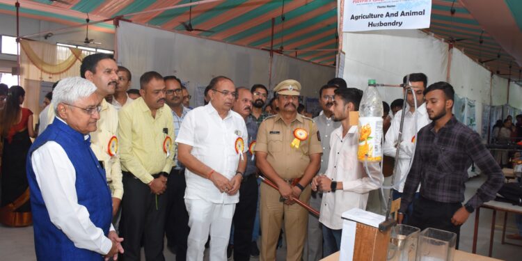 शहादा औषधनिर्माणशास्त्र महाविद्यालयात जिल्हास्तरीय “आविष्कार 2023” स्पर्धा उत्साहात