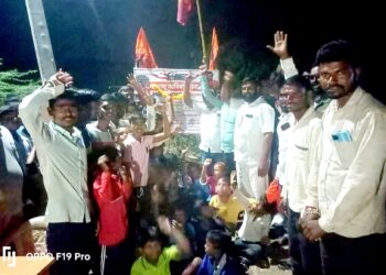 वटबारे येथे मनसे शाखेचे फलक अनावरण