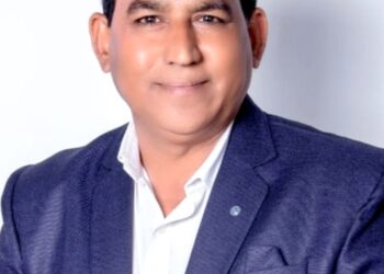 अरुण महाजन यांचा एमडीआरटी बहुमानाने गौरव