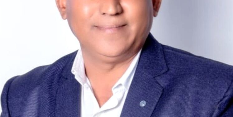 अरुण महाजन यांचा एमडीआरटी बहुमानाने गौरव