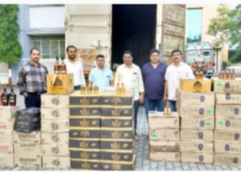 अवैधपणे मदयाची वाहतुक करणाऱ्या वाहनासह 20 लाखाचा मुद्देमाल जप्त