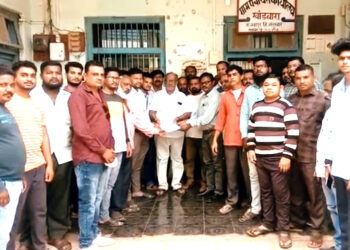 खांडबारा गावात मुलभूत सुविधांचा अभाव नागरीक त्रस्त, ग्रामपंचायतीचे अक्षम्य दुर्लक्ष शिवसेनेचा आंदोलनाचा ईशारा