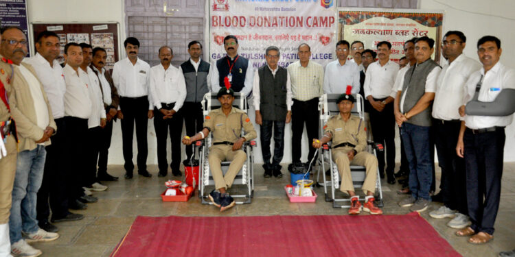 जी.टी.पाटील महाविद्यालयात  राष्ट्रीय छात्र सेना दिवससानिमित्त रक्तदान शिबिर
