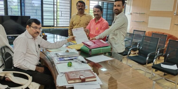 चिनी फटाके तसेच देवी-देवता व राष्ट्र पुरुषांची चित्रे असलेली फटाके विक्री करणाऱ्यांवर कडक कारवाई करा , हिंदु सेवा सहाय्य समितीची मागणी