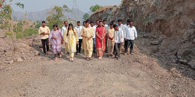 बारमाही रस्ते देण्यासोबतच दुर्गम गावांपर्यंत नर्मदेचे पाणी आणण्याची योजना राबवणार :  खा.डॉ.हिना गावित