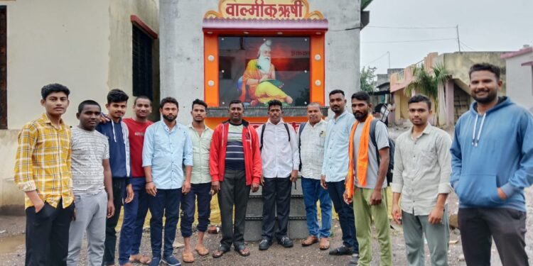 रिकाम्या हाताने परतणार नाहीत; मुंबईला रवाना, झालेल्या कोळी बांधवांची भूमिका