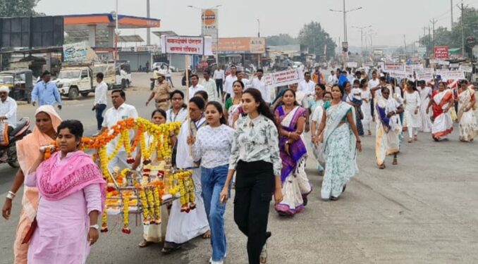 शहादा येथे संविधान रॅलीसह प्रबोधनात्मक व्याख्यान व जनजागृती